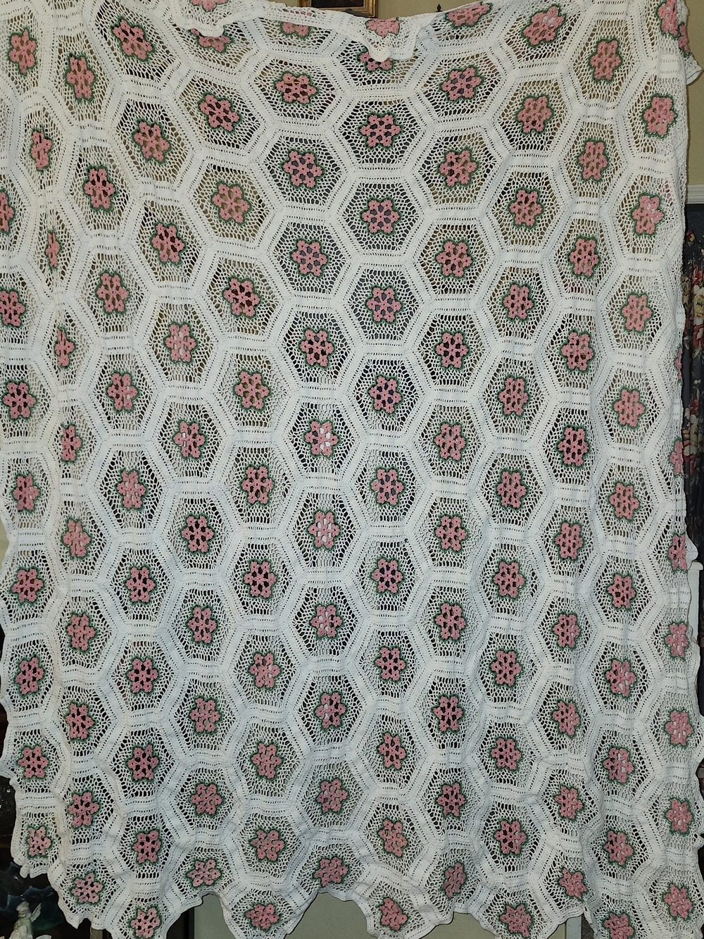 83" X 74" Handmade White Crochet Bedspread Blanket  Pink Floral Roses